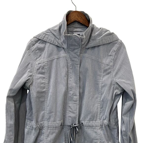 Gap  Seersucker Jacket Blue White Size Medium Hooded - Picture 3 of 14